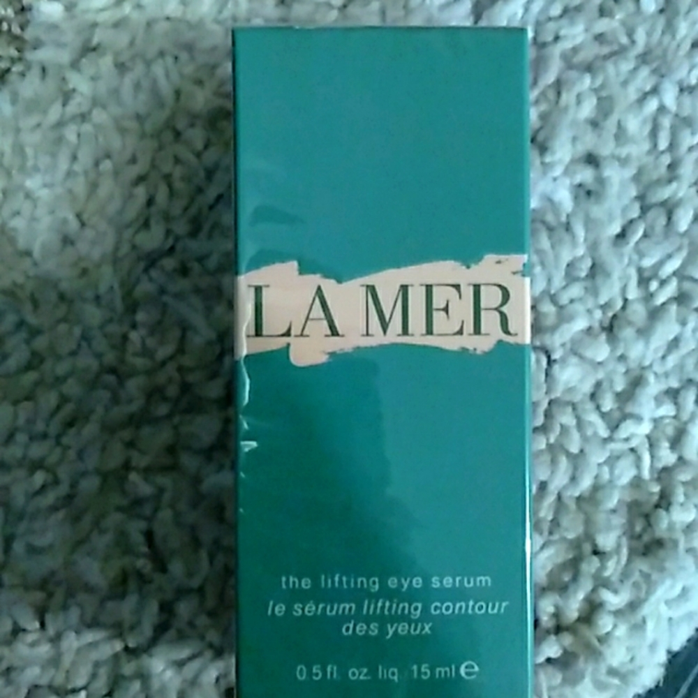 La Mer the lifting eye Serum